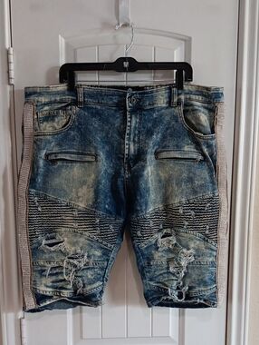 Focus Jeans 44 Distressed Moto Denim Shorts Rhinestone Side Stripe Acid Wash